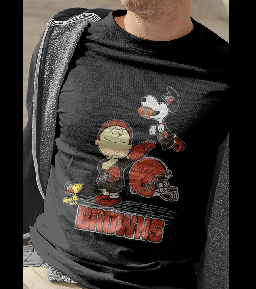 Snoopy And Friends Cleveland Browns Football Fun T-Shirt