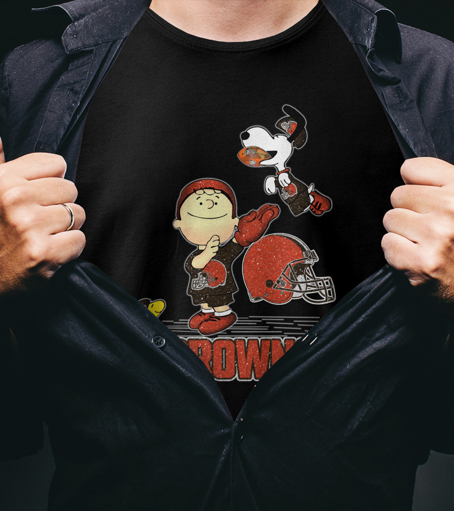 Snoopy And Friends Cleveland Browns Football Fun T-Shirt