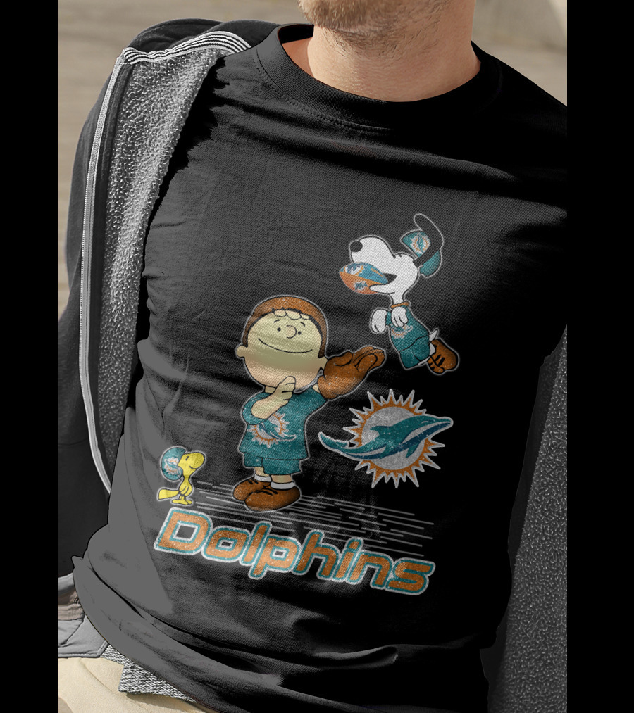 Snoopy And Woodstock Love Miami Dolphins Football T-Shirt