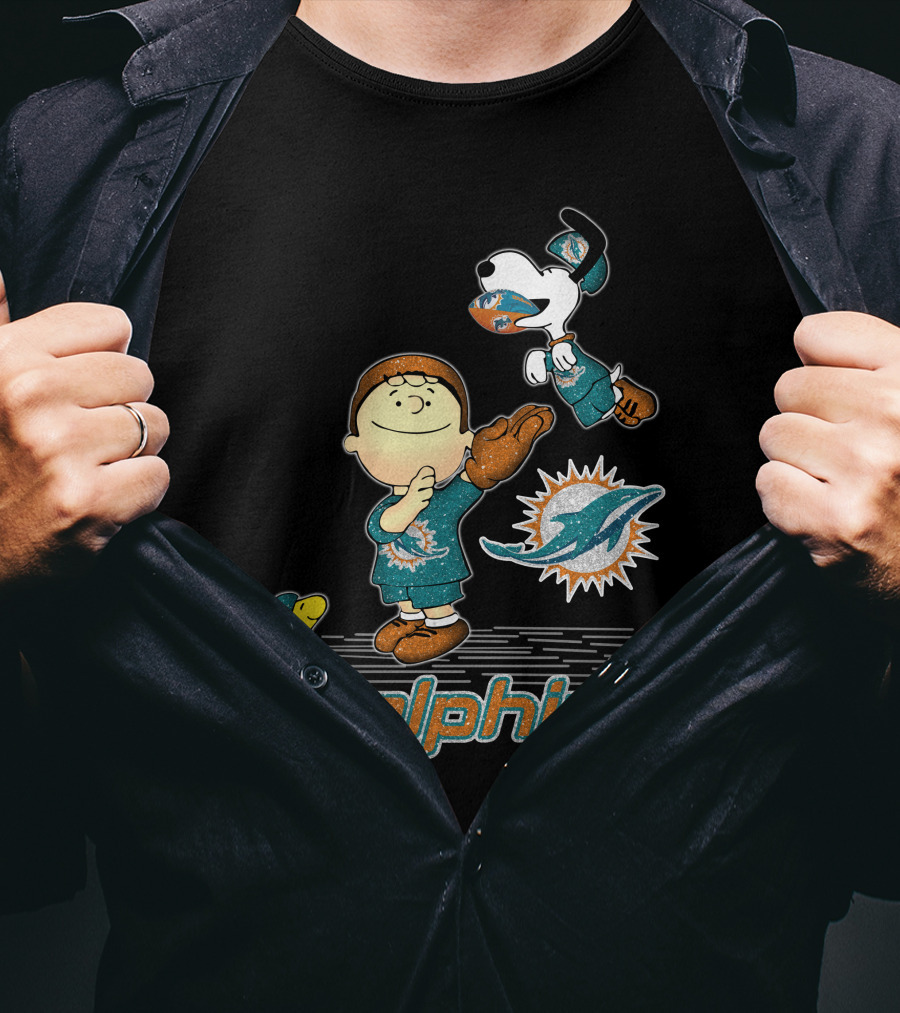 Snoopy And Woodstock Love Miami Dolphins Football T-Shirt