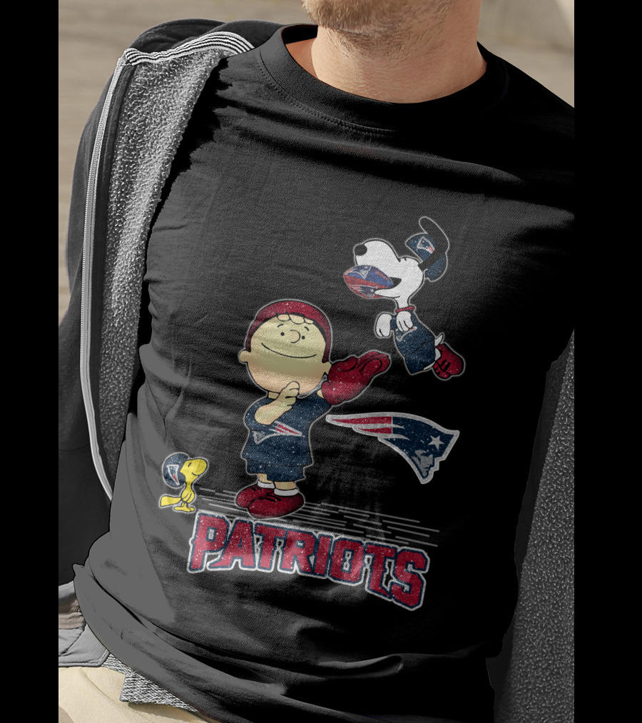 Snoopy Patriots Football New England Peanuts Characters T-Shirt
