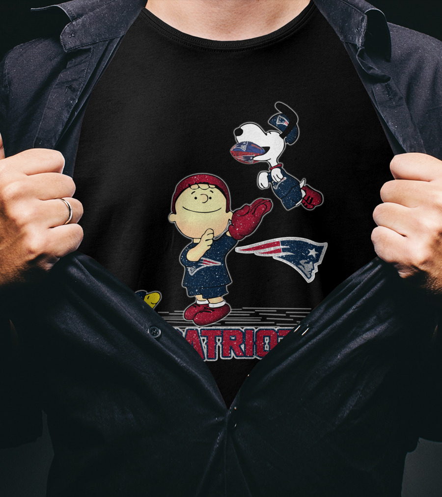 Snoopy Patriots Football New England Peanuts Characters T-Shirt