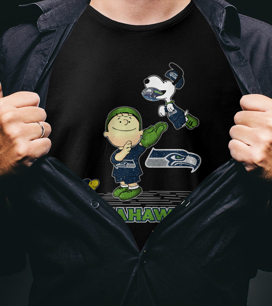 Snoopy Love Seattle Seahawks Peanuts Football Team T-Shirt
