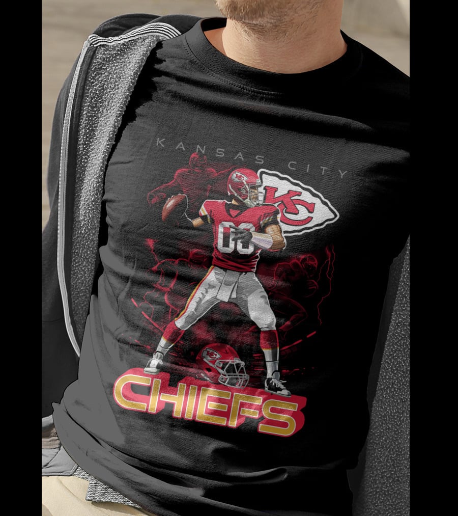 Kansas City Chiefs Football Player With Kc Helmet T-Shirt