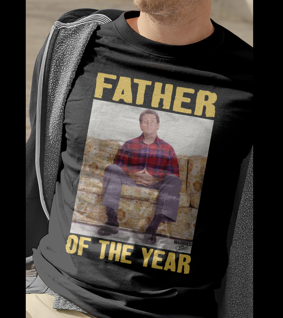 Father Of The Year Married With Children Al Bundy Sitting On Couch T-Shirt