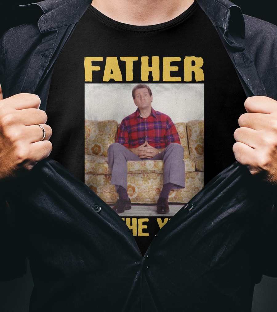 Father Of The Year Married With Children Al Bundy Sitting On Couch T-Shirt
