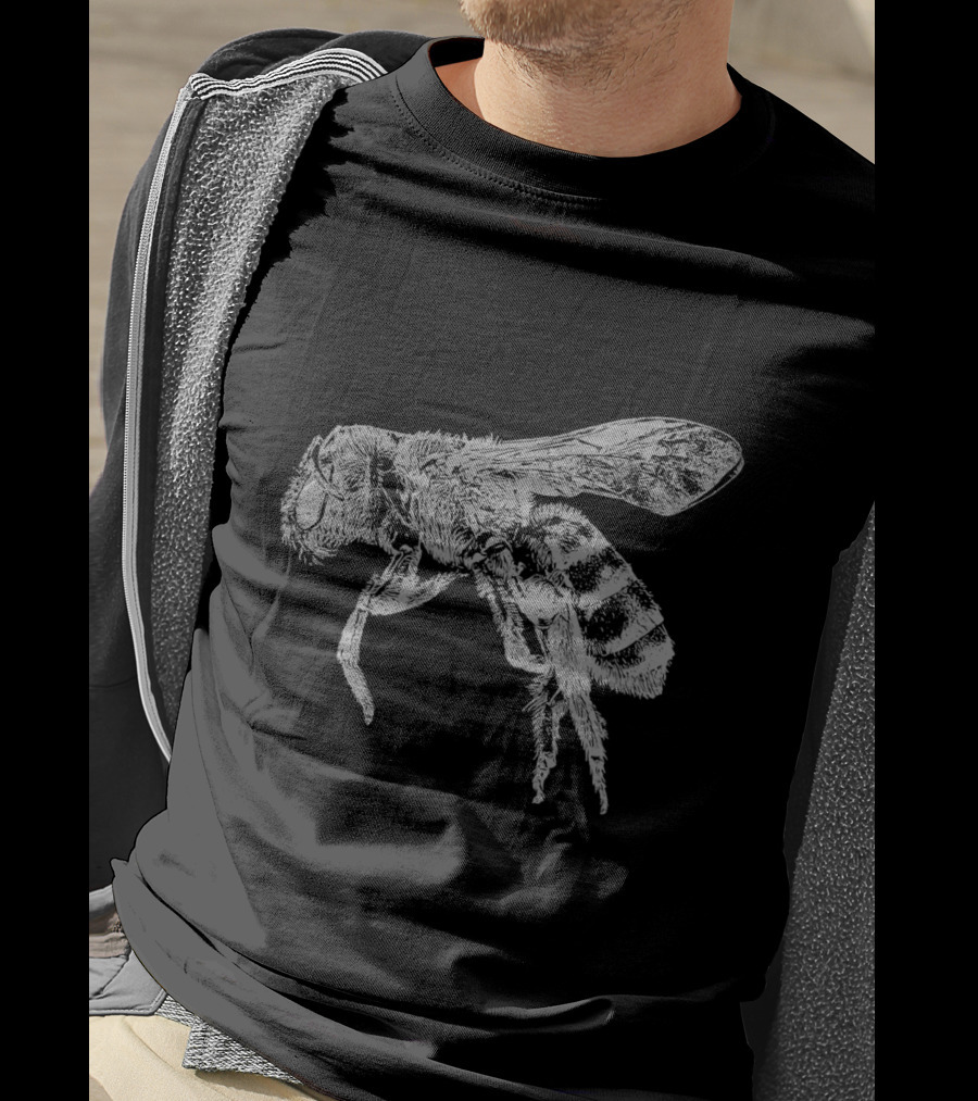 Vintage Distressed Cute Bee For Beekeeping Enthusiasts In Black And White Sketch T-Shirt