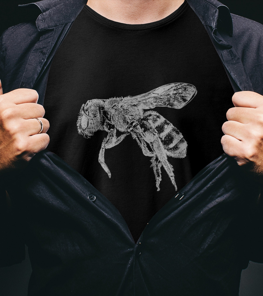 Vintage Distressed Cute Bee For Beekeeping Enthusiasts In Black And White Sketch T-Shirt