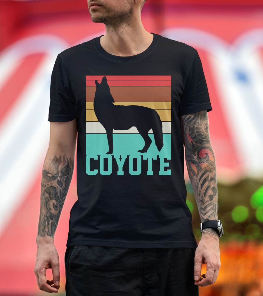 Coyote Retro Silhouette Striped Sunset Motif T-Shirt