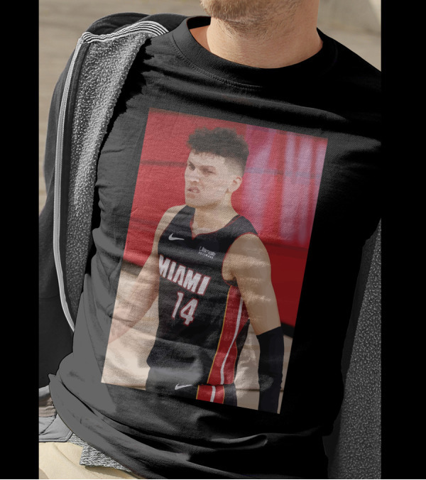 Funny Herro Miami Game Snarl Essential T-Shirt