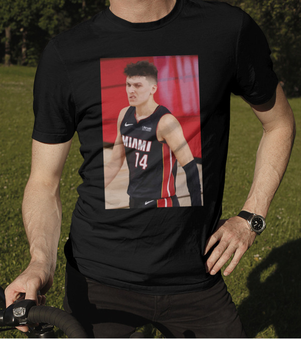 Funny Herro Miami Game Snarl Essential T-Shirt