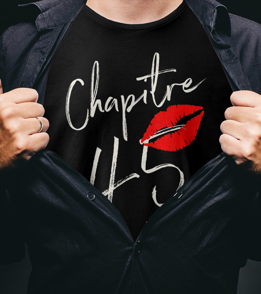 Chapitre 45 1976 Happy Birthday Red Lips T-Shirt