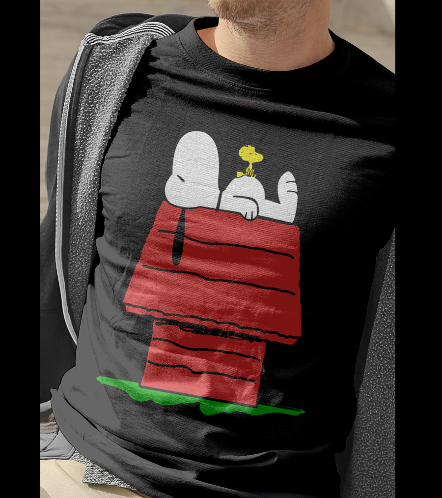 Snoopy And Woodstock Relaxing On Doghouse Roof T-Shirt