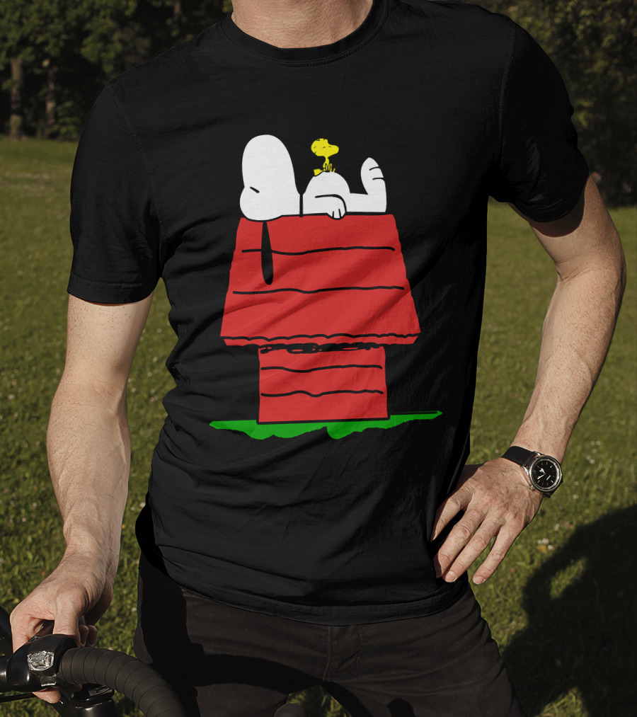 Snoopy And Woodstock Relaxing On Doghouse Roof T-Shirt