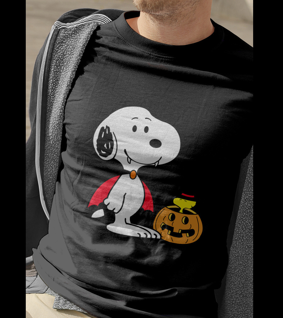 Snoopy Halloween Vampire With Woodstock In Pumpkin Hat T-Shirt