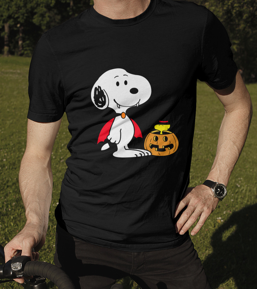 Snoopy Halloween Vampire With Woodstock In Pumpkin Hat T-Shirt