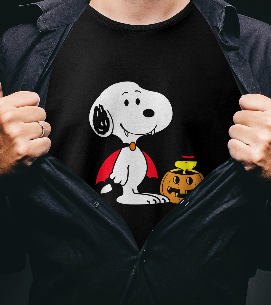 Snoopy Halloween Vampire With Woodstock In Pumpkin Hat T-Shirt