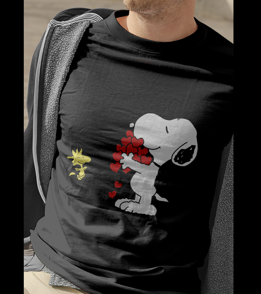Snoopy Holding Hearts With Woodstock Hugging T-Shirt