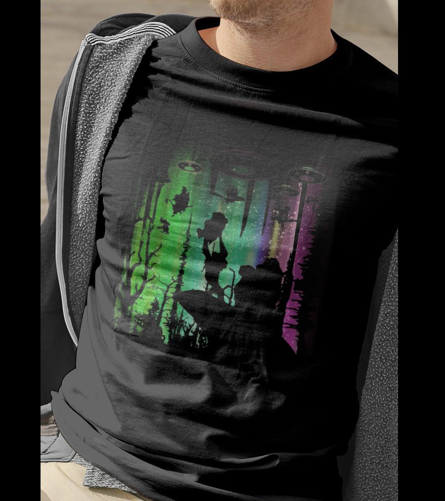The Lion King Silhouette With UFOs And Aurora In Storm Area Scene T-Shirt
