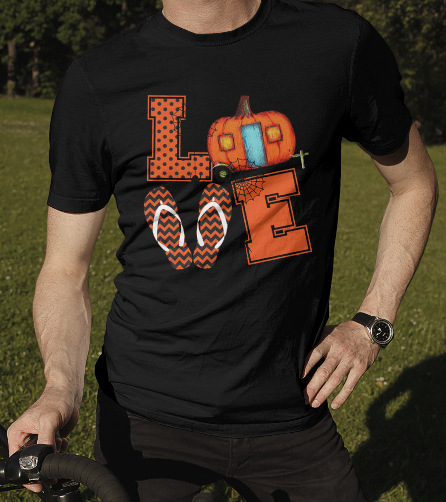 Love Halloween Camper With Pumpkin And Flip Flop T-Shirt