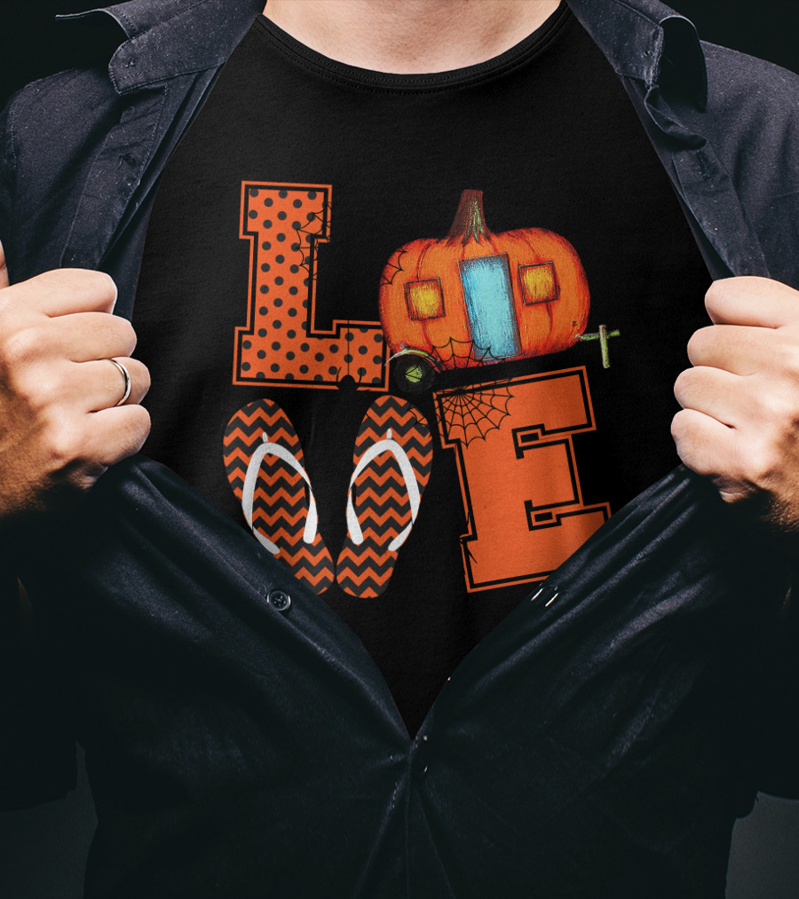 Love Halloween Camper With Pumpkin And Flip Flop T-Shirt
