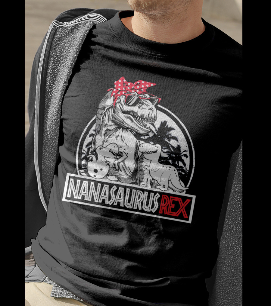 Nanasaurus Rex Funny Dinosaur Grandma With Red Bandana And Sunglasses T-Shirt
