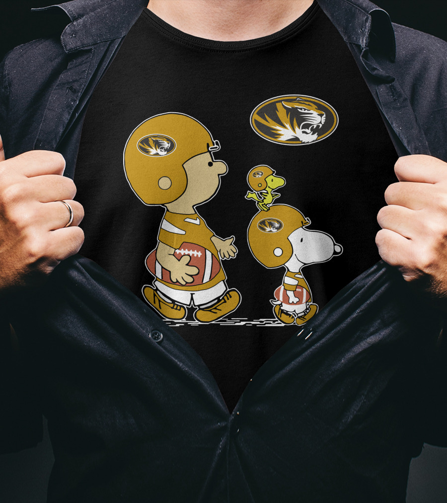 Charlie Brown And Snoopy Missouri Tigers Football Helmet T-Shirt