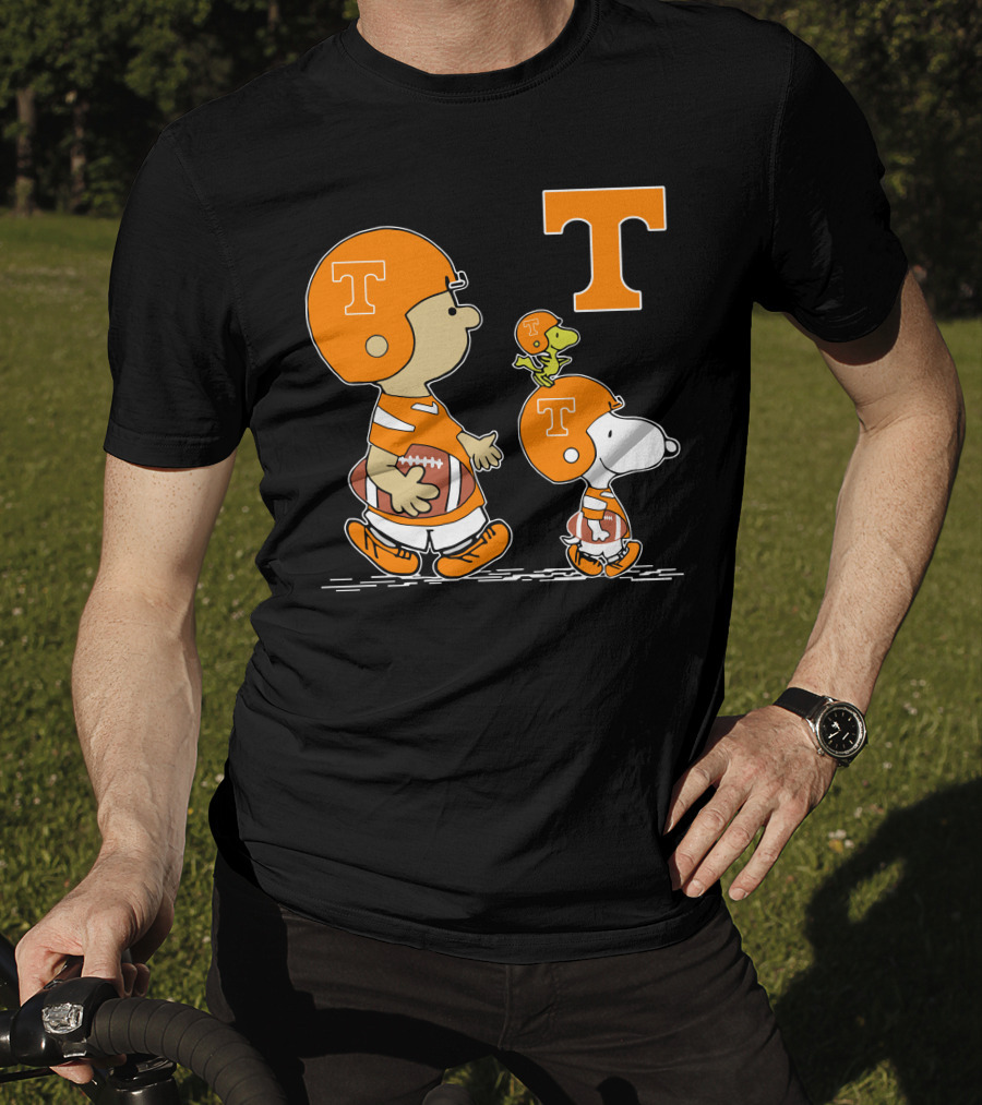 Tennessee Volunteers Peanuts Characters Football Helmets T-Shirt