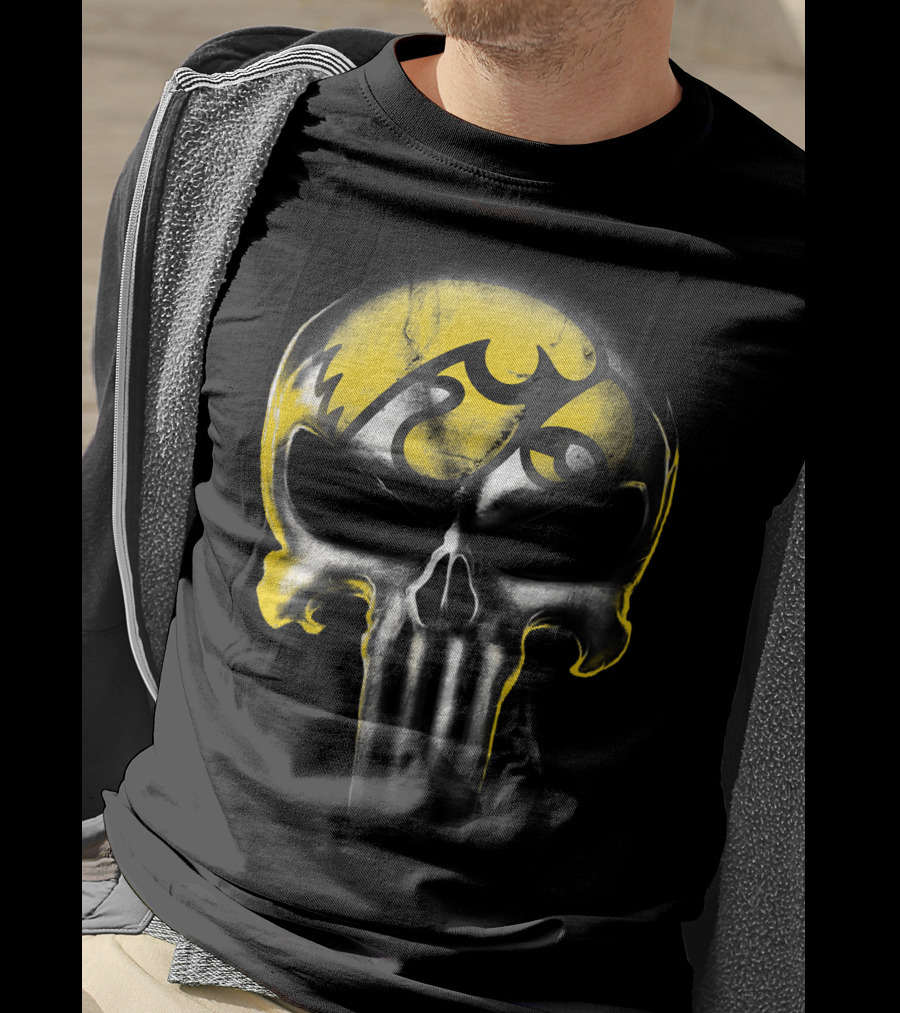 Punisher Skull Iowa Hawkeyes T-Shirt