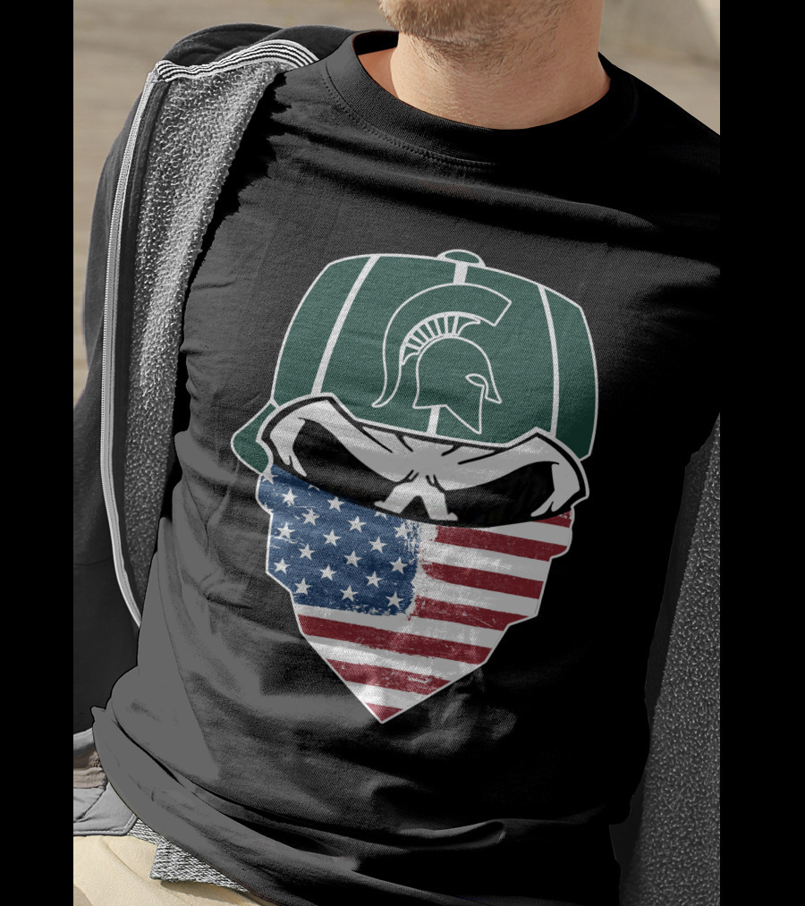 Michigan State Spartans Skulls Helmet With American Flag Bandana T-Shirt