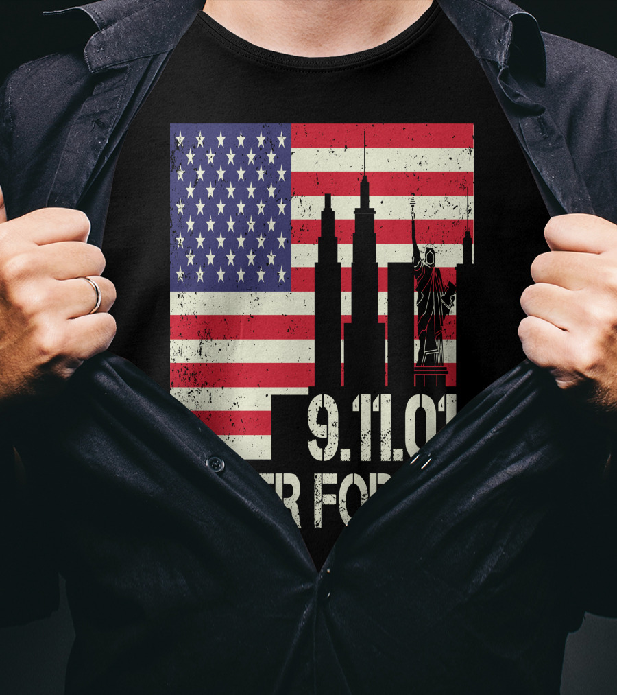 Vintage American Flag 9.11.01 Never Forget Statue Of Liberty And Twin Towers T-Shirt