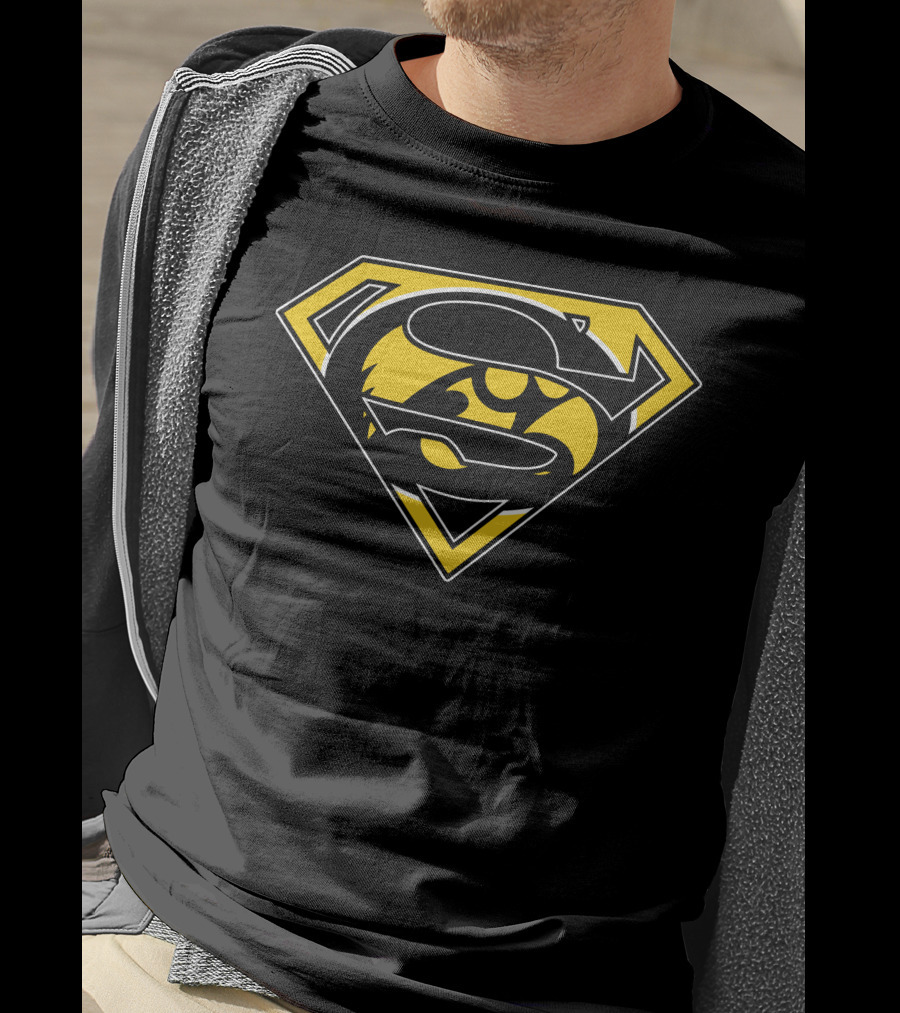 Super Man Iowa Hawkeyes Iconic Emblem Fusion T-Shirt