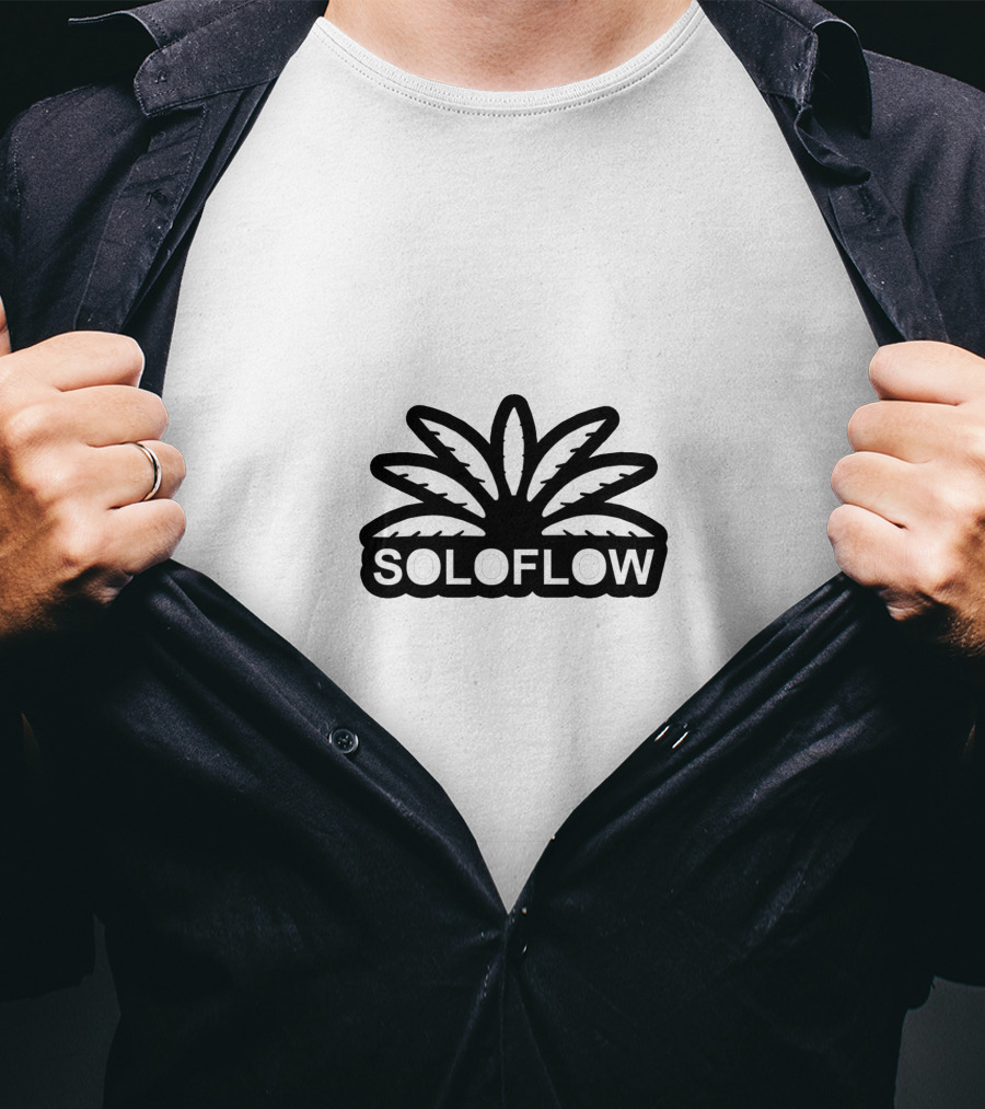 SOLOFLOW Cannabis Leaf Motif T-Shirt