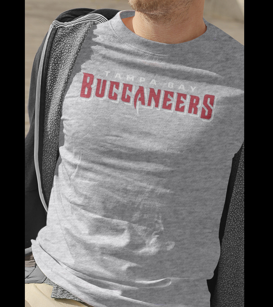 Tampa Bay Buccaneers Tom Brady Off T-Shirt