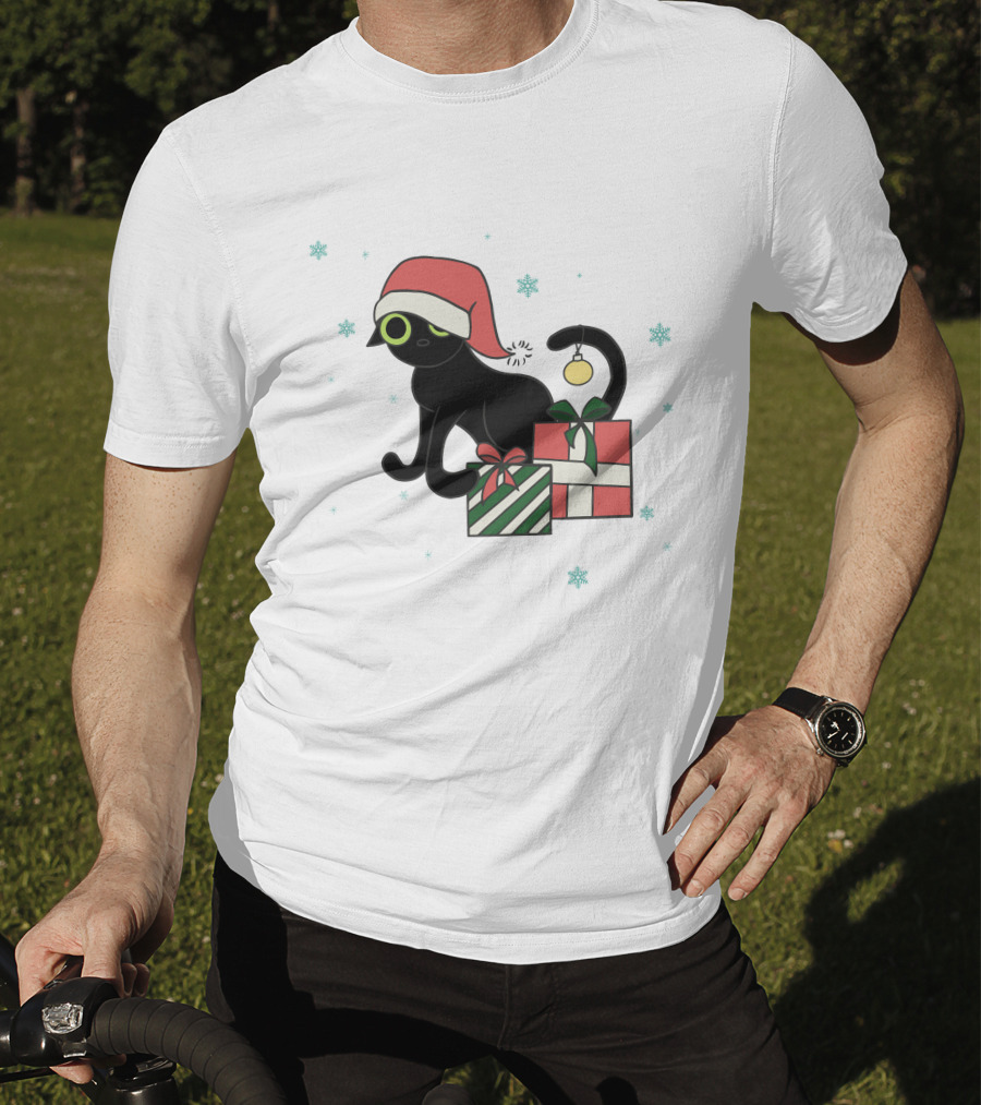 Jinx Holiday Merch Bigfootjinx Holiday Black Cat Santa Hat Presents Snowflakes T-Shirt