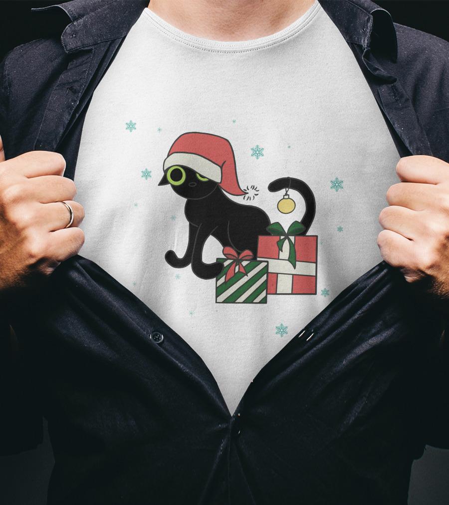 Jinx Holiday Merch Bigfootjinx Holiday Black Cat Santa Hat Presents Snowflakes T-Shirt