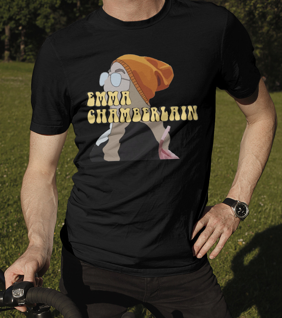 Emma Chamberlain YouTube Customized Women Fashion Trendsetter Beanie Glasses T-Shirt