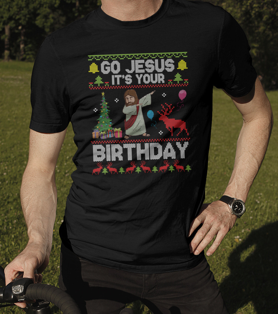 Go Jesus It's Your Birthday Dabbing Christmas Tree Reindeer Decor T-Shirt