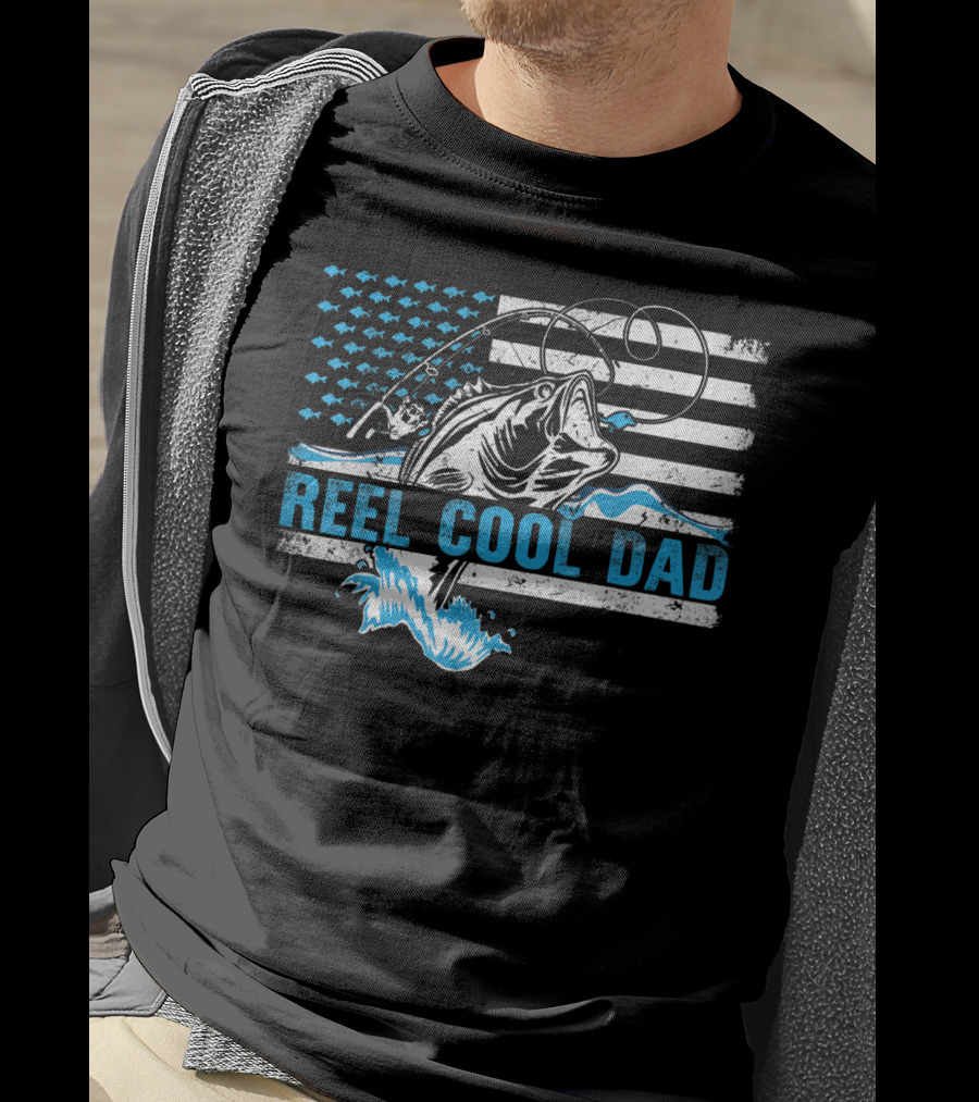 Reel Cool Dad Bass Fishing American Flag T-Shirt