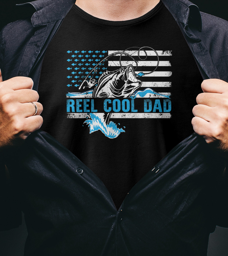 Reel Cool Dad Bass Fishing American Flag T-Shirt