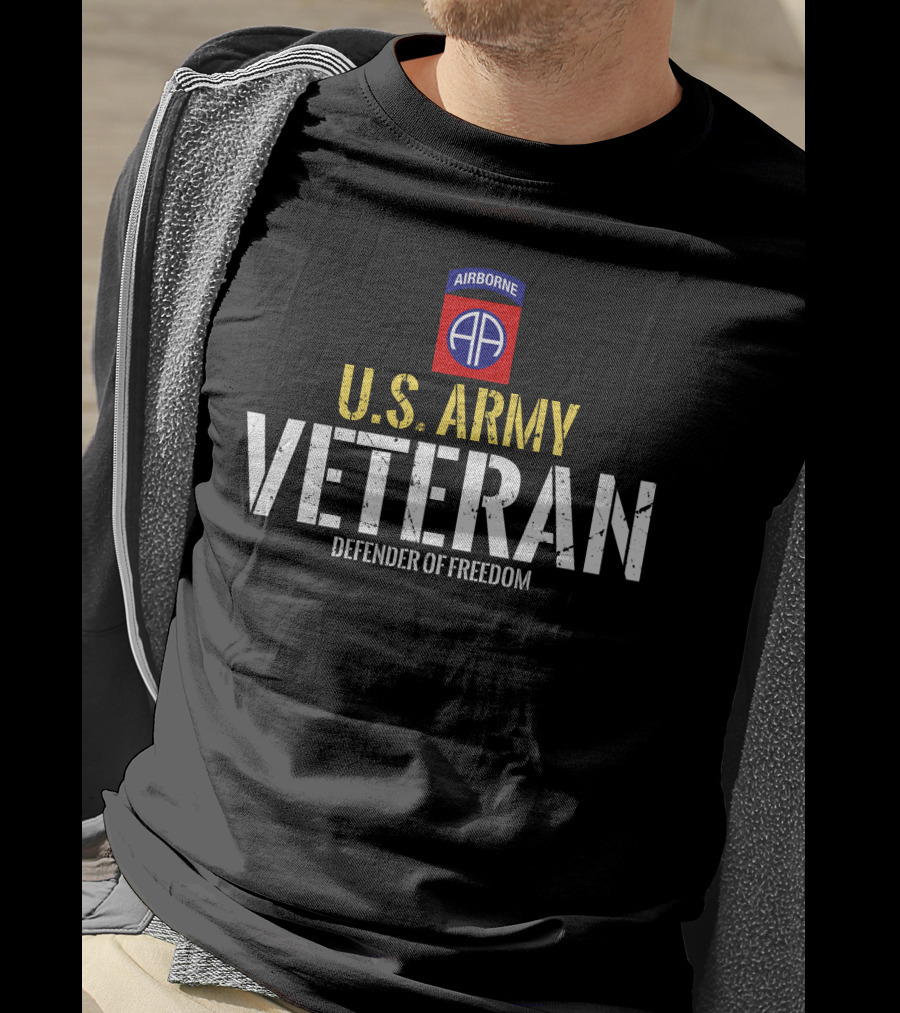 U.s. Army Veteran Airborne 82Nd Division Defender Of Freedom T-Shirt