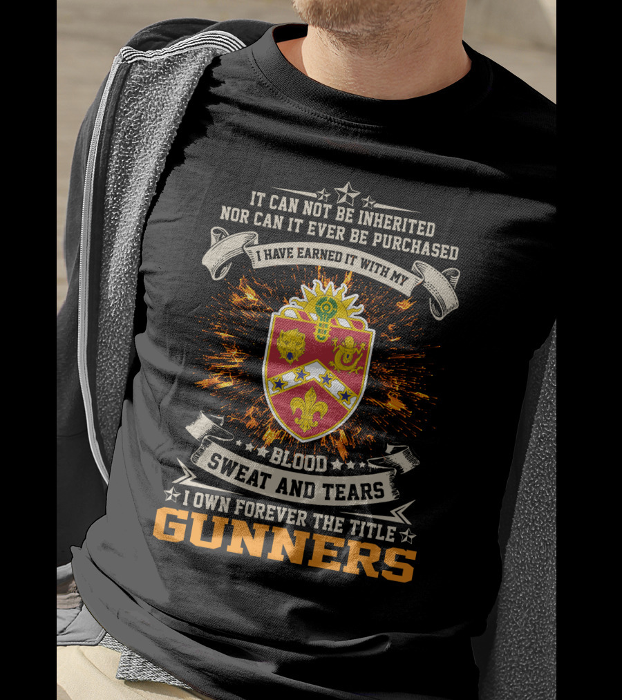 2Nd Battalion 3Rd Field Artillery Regiment Gunners Blood Sweat And Tears Crest T-Shirt