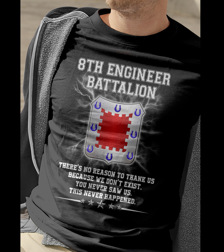 8Th Engineer Battalion Shield And Lightning With Invisible Warriors Motto T-Shirt