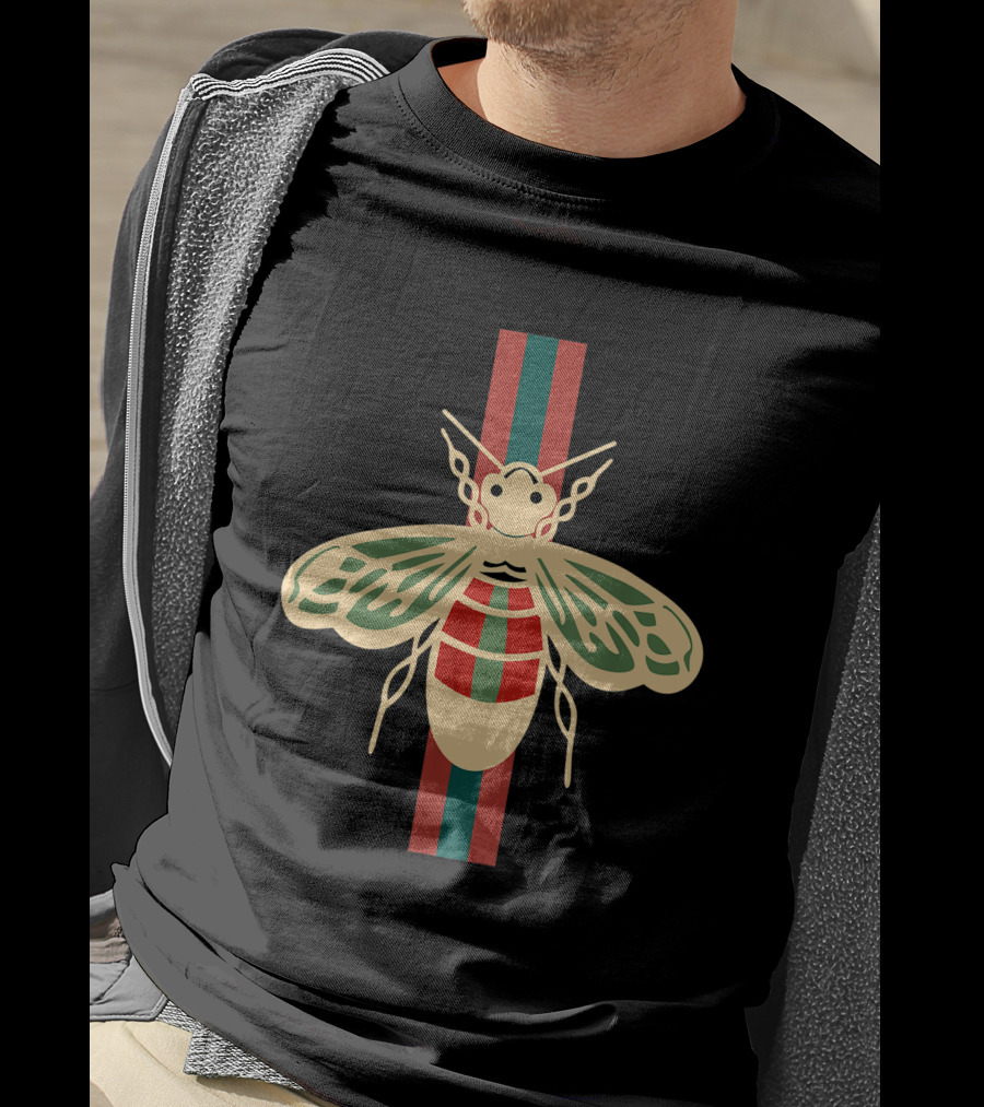 Cute Bee Vintage Style Stripes T-Shirt