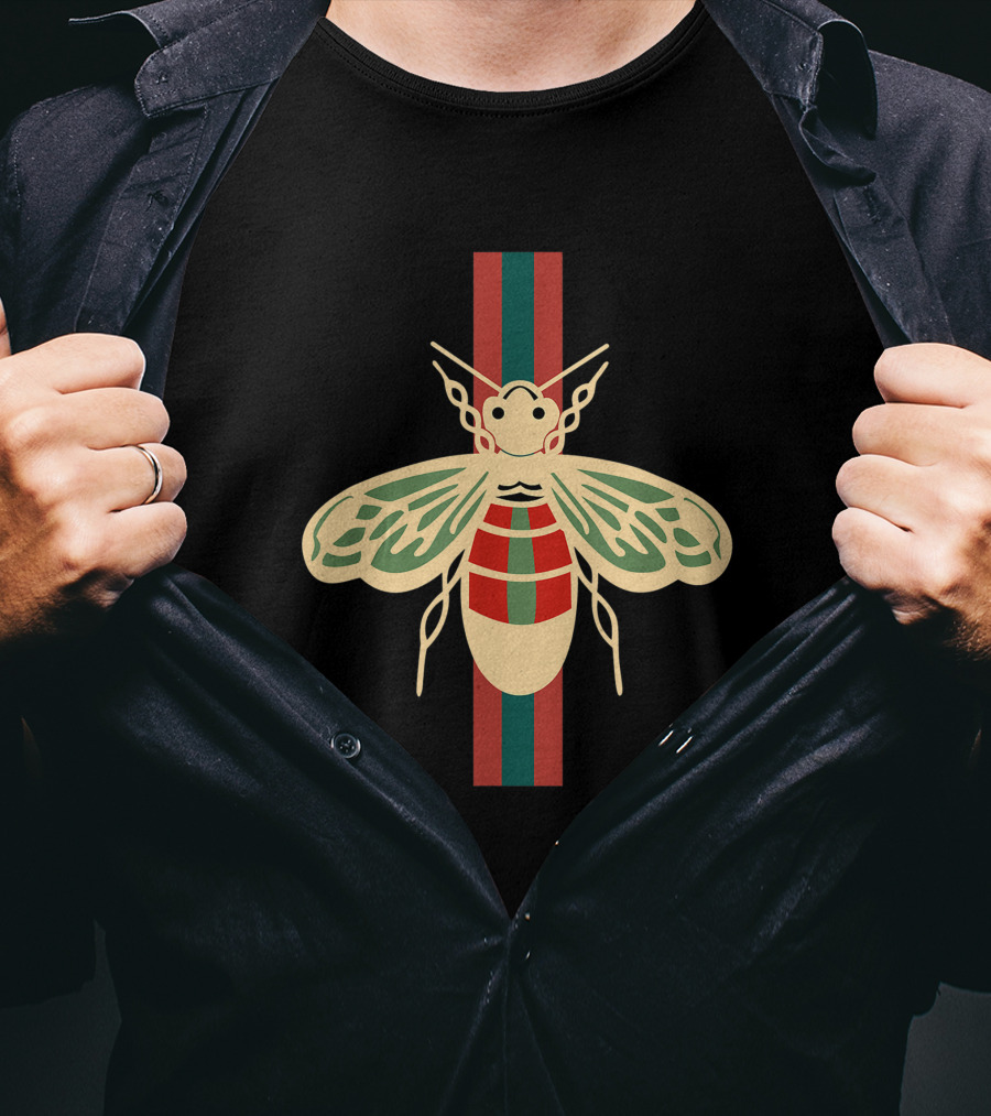 Cute Bee Vintage Style Stripes T-Shirt