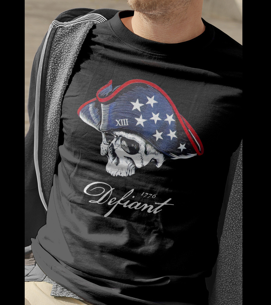 Defiant 1776 XIII Skull With Patriot Tricorn Hat Men's Fashion 3XL T-Shirt