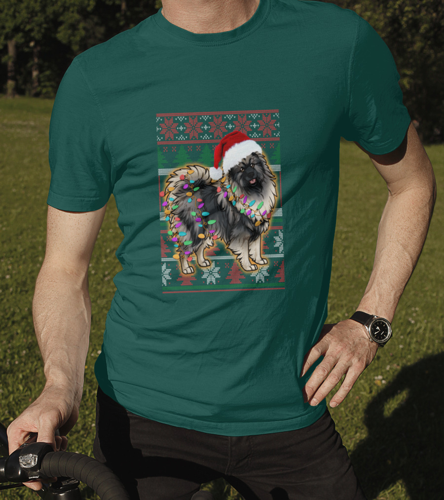 Keeshond Christmas Santa Hat And Lights Festive T-Shirt