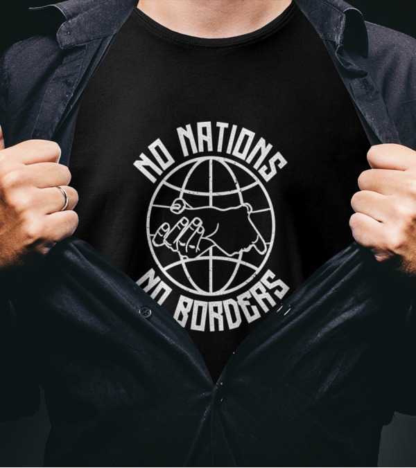 No Nations No Borders Globe With Handshake Stop Deportations T-Shirt