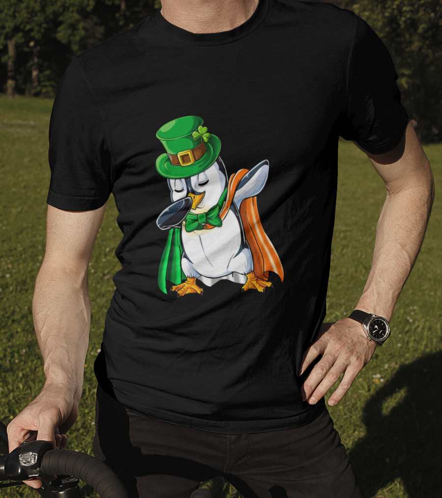 Penguin Dabbing Leprechaun Hat Irish Flag Cape T-Shirt