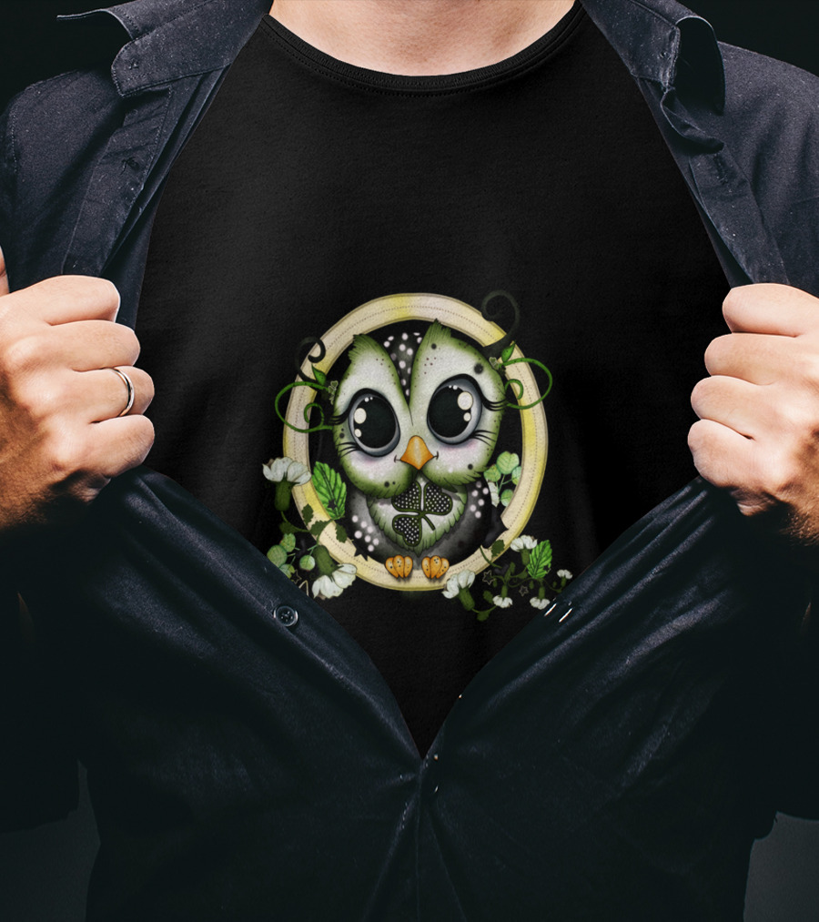 St. Patricks Day Owl Surrounded By Green And White Floral Elements T-Shirt